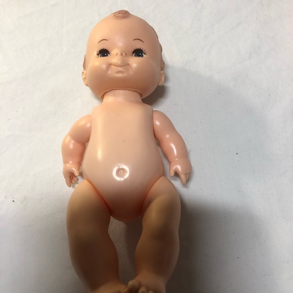 2 Tiara dolls by Playmates 6"  Poseable Vintage Doll 1981 No.9055 & 1 Bonus Doll - Picture 15 of 16